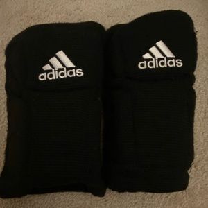 Womens small adidas knee pads.